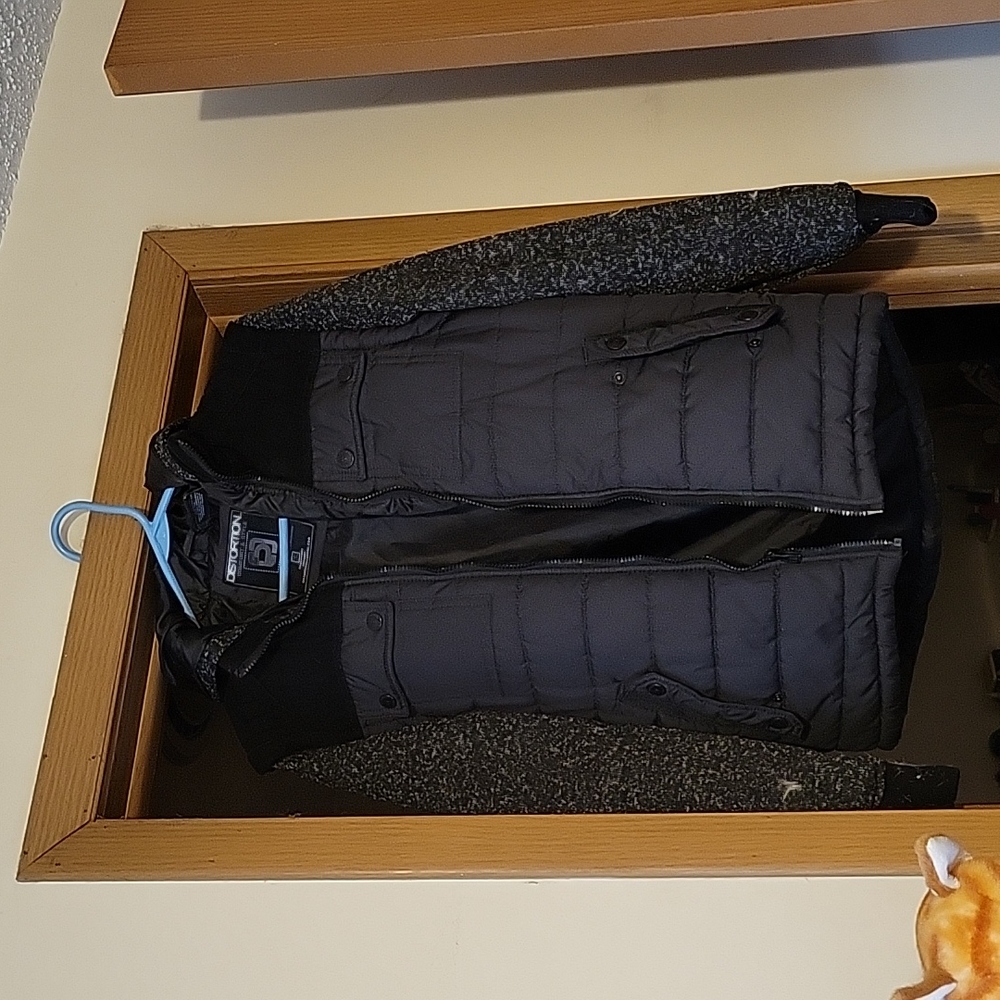 NWOT Distortion Small Jacket - Picture 2 of 3